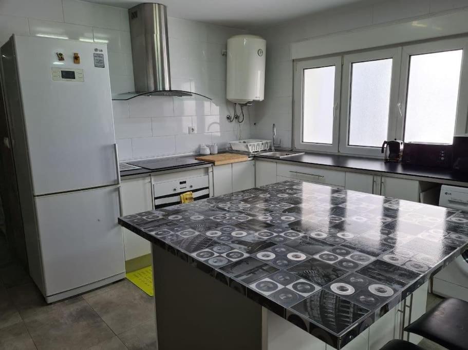 A Un Paso De La Playa, Amplio Apartamento Gijón Exterior foto